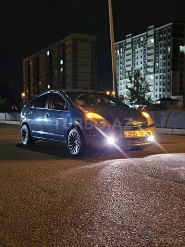 Toyota Prius-12