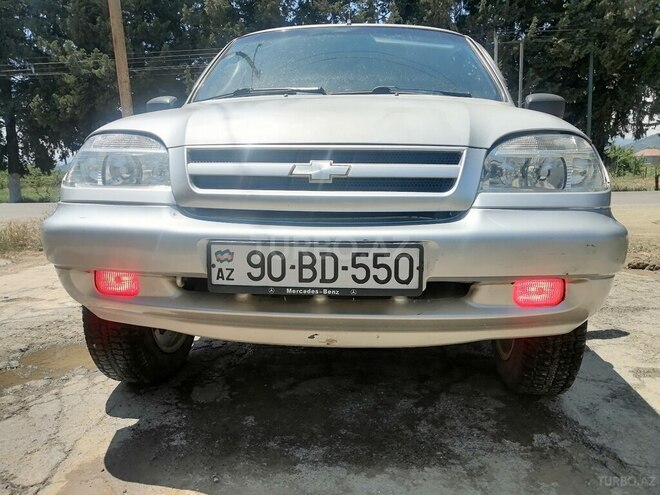 Chevrolet Niva-1
