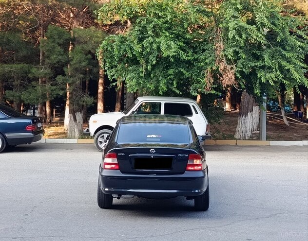 Opel Vectra-4