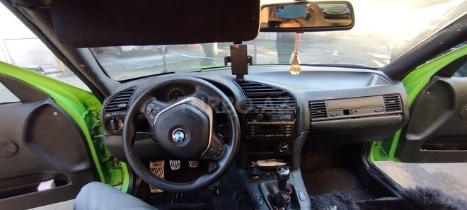 BMW 320-8