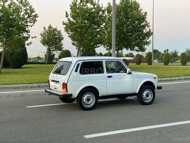 LADA (VAZ) Niva-11