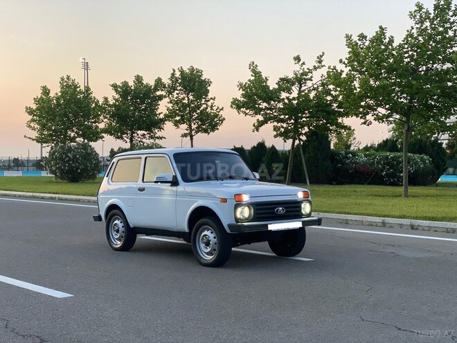 LADA (VAZ) Niva-9
