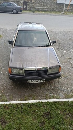 Mercedes 190-1