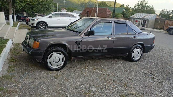 Mercedes 190-6