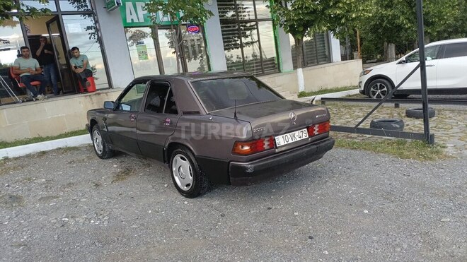 Mercedes 190-8