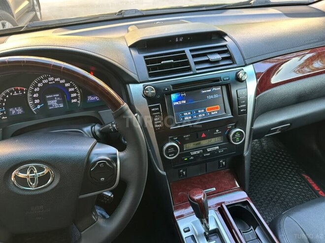 Toyota Camry-3