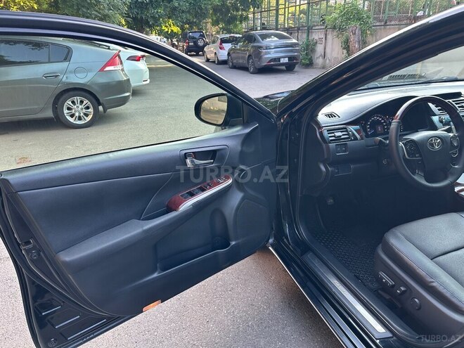 Toyota Camry-11
