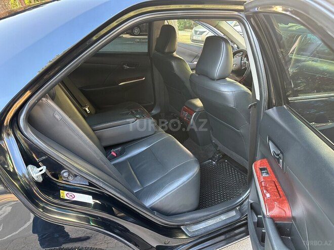 Toyota Camry-13