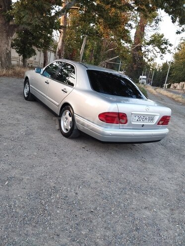 Mercedes E 200-4