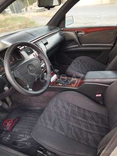 Mercedes E 200-9