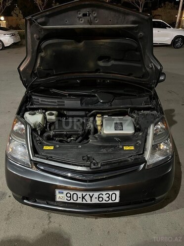 Toyota Prius-5