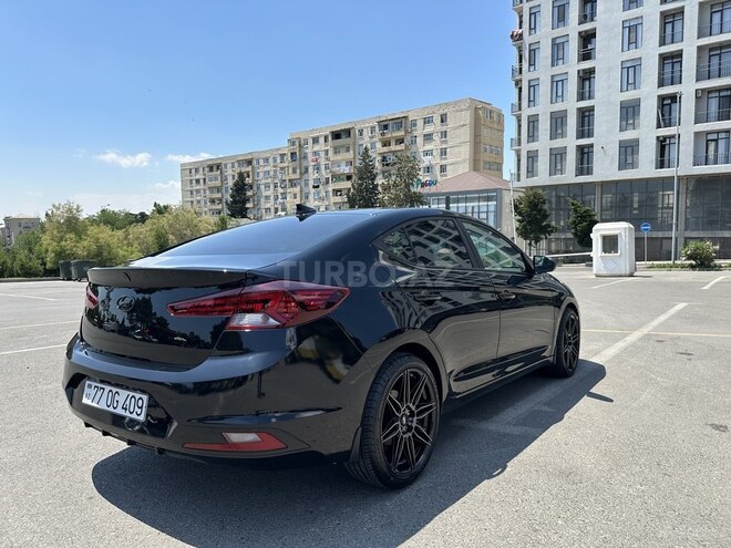 Hyundai Elantra-8