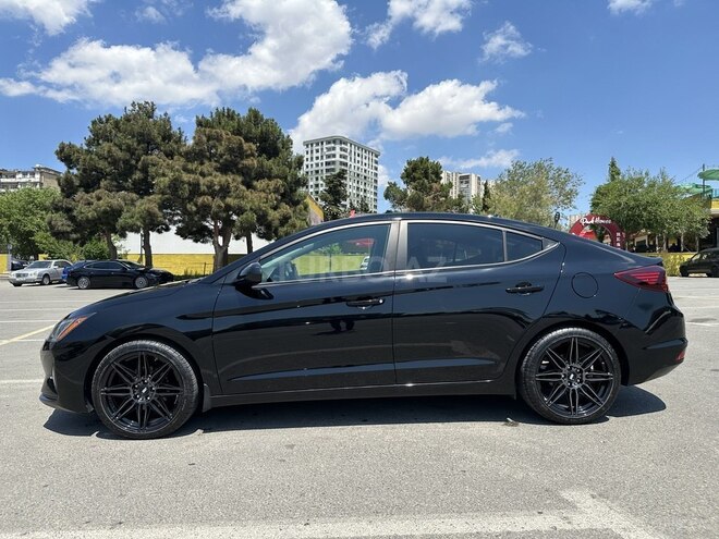 Hyundai Elantra-6