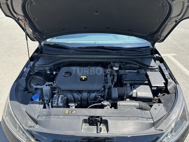 Hyundai Elantra-13