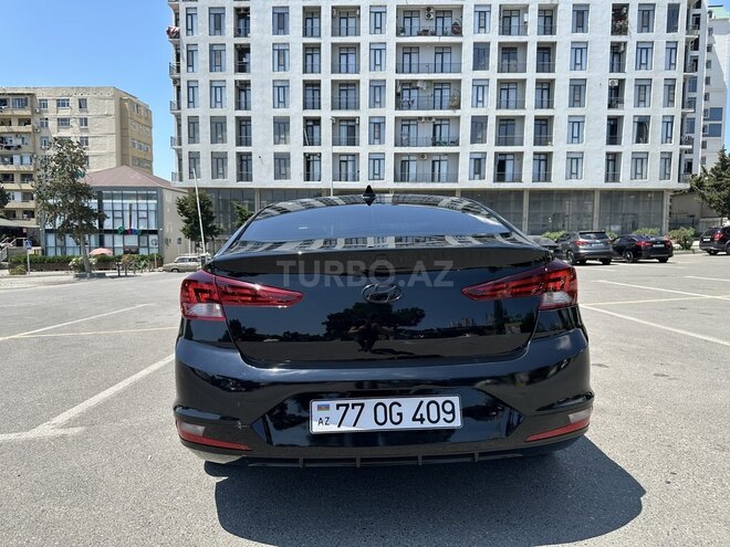 Hyundai Elantra-7