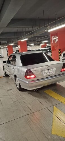 Mercedes C 200-11