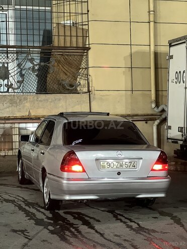 Mercedes C 200-11