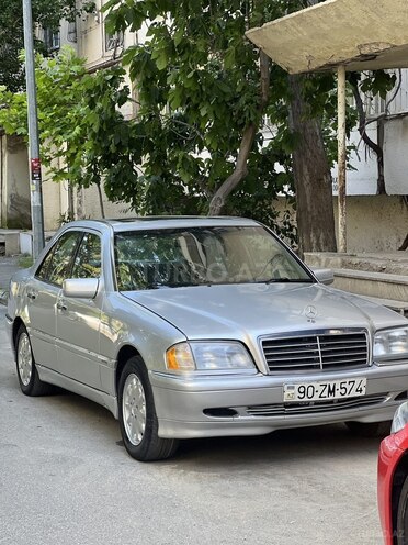Mercedes C 200-1