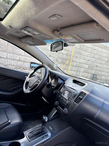 Kia Cerato-9