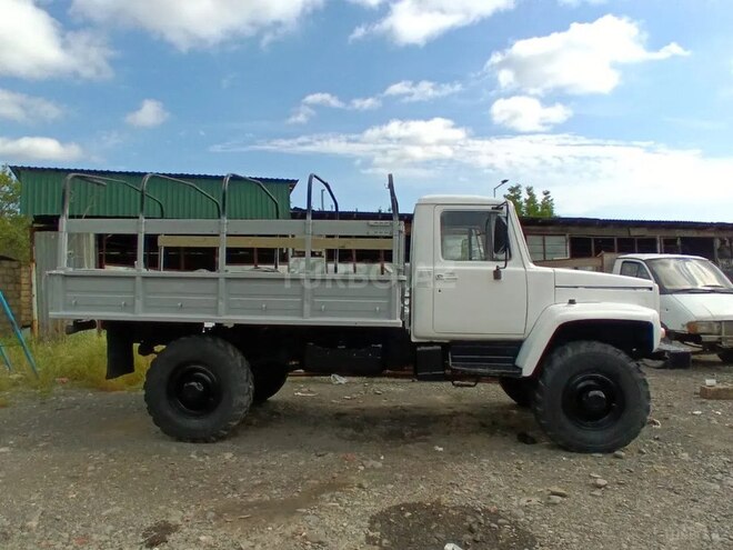 GAZ 3308-8