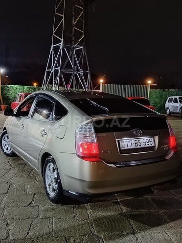 Toyota Prius-5