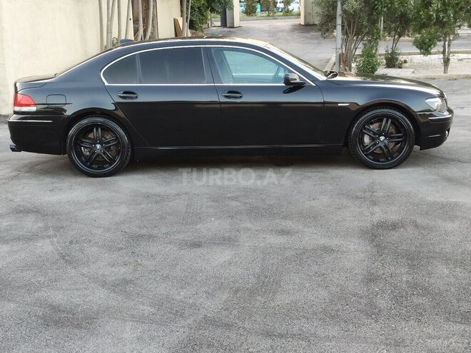 BMW 750-7