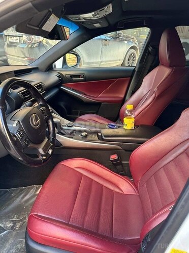 Lexus IS 300-5