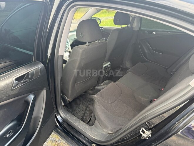 Volkswagen Passat-8