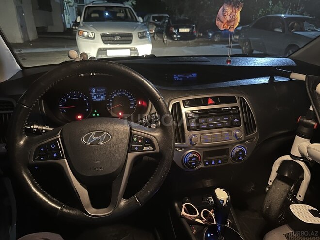 Hyundai i20-2