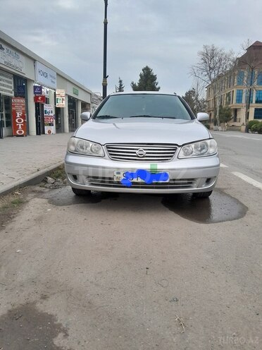 Nissan Sunny-11