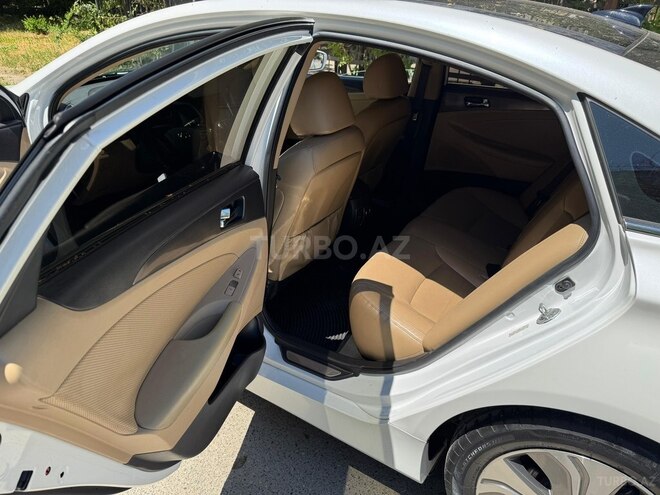 Hyundai Sonata-5