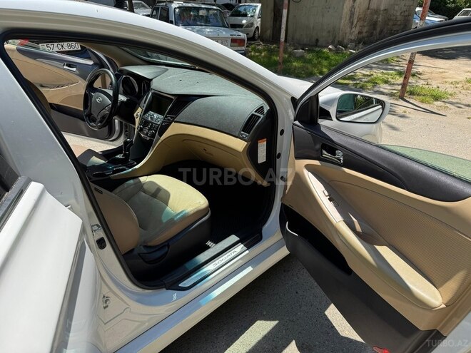 Hyundai Sonata-6