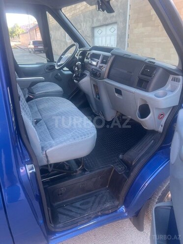 Ford Transit-3