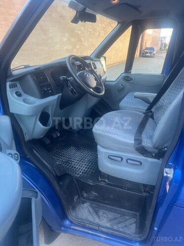 Ford Transit-7