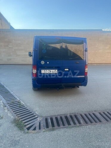 Ford Transit-10