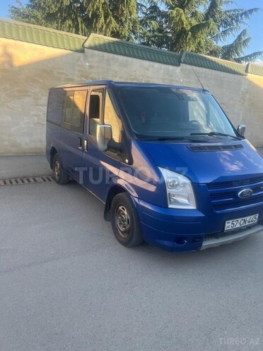 Ford Transit-13