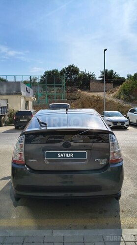 Toyota Prius-2