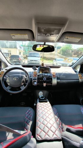 Toyota Prius-5