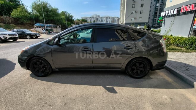 Toyota Prius-4