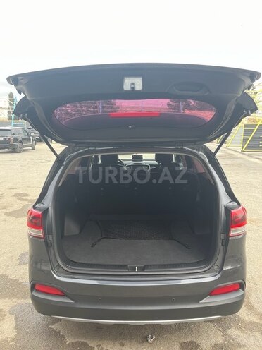 Kia Sorento-13
