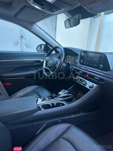 Hyundai Sonata-12