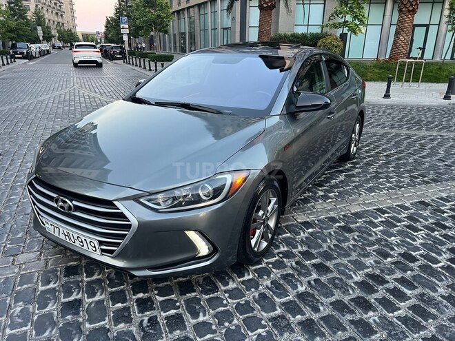 Hyundai Elantra-3