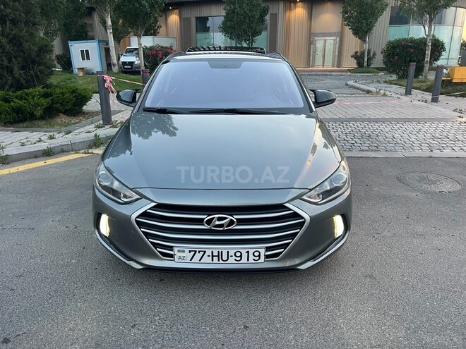 Hyundai Elantra-9