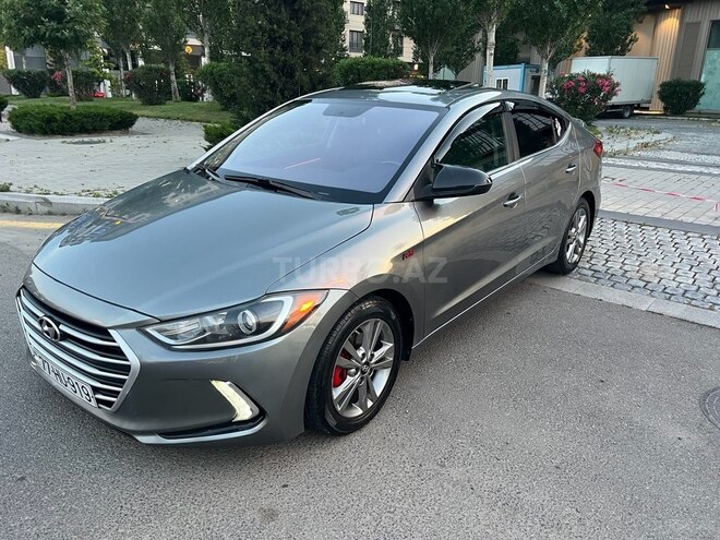 Hyundai Elantra-10