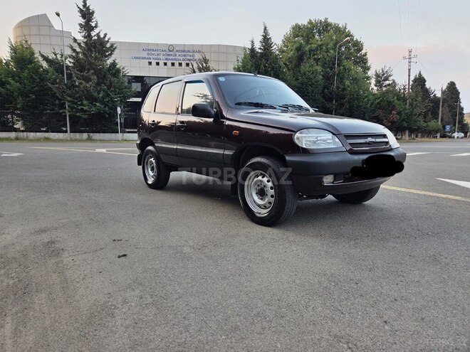 Chevrolet Niva-4