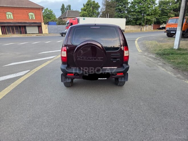 Chevrolet Niva-8