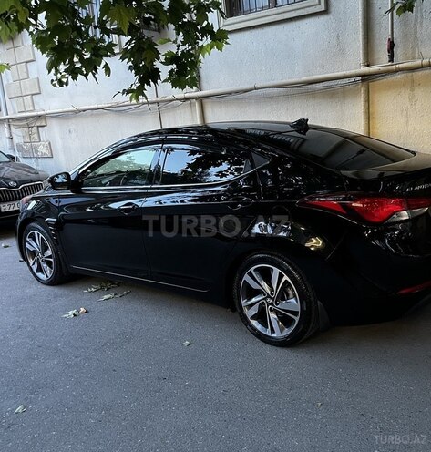 Hyundai Elantra-5