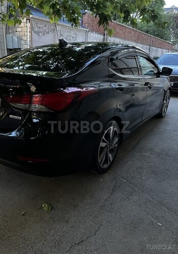 Hyundai Elantra-6