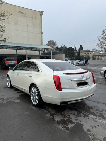 Cadillac XTS-2