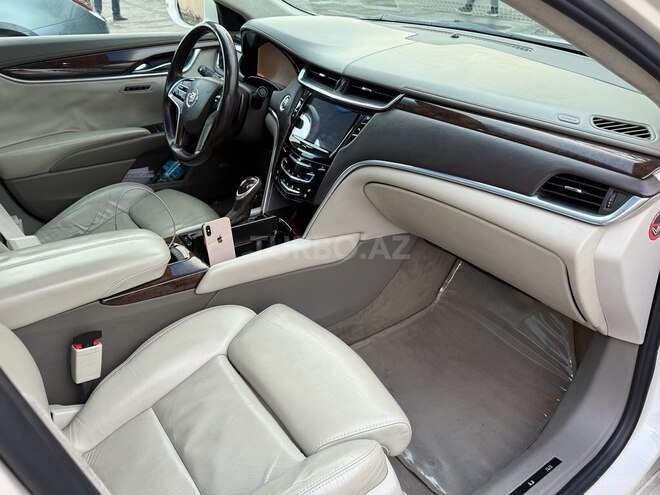 Cadillac XTS-5